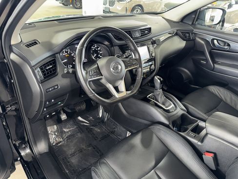 Used 2017 Nissan Rogue Sport SL w/ SL Premium Package image 19