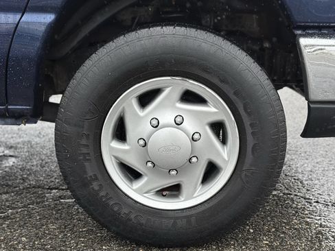 Used 2012 Ford E-350 and Econoline 350 Super Duty w/ PWR Locks & Windows Group image 17