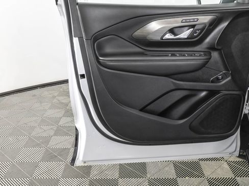 Used 2023 GMC Terrain SLT image 33