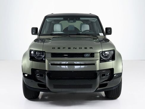 Used 2025 Land Rover Defender 110 X-Dynamic SE image 8