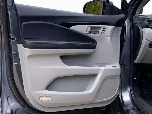 Used 2021 Honda Pilot Touring image 22
