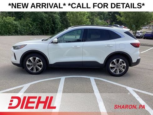 Used 2024 Ford Escape Platinum AWD/4WD image 4