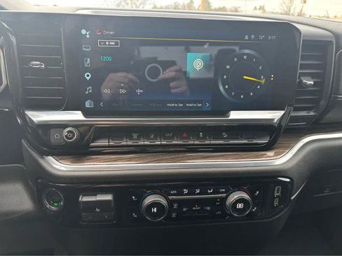 Used 2025 Chevrolet Silverado 2500 LT image 20