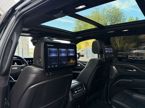 Used 2022 Cadillac Escalade Sport Platinum AWD/4WD image 30