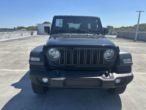 Used 2025 Jeep Wrangler Sport S image 18