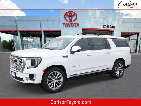 Used 2021 GMC Yukon XL Denali w/ Denali Ultimate Package AWD/4WD image 1