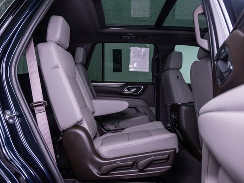 Used 2023 Chevrolet Tahoe LT w/ Luxury Package AWD/4WD image 13