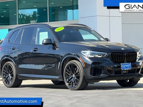 Used 2022 BMW X5 xDrive40i w/ M Sport Package AWD/4WD image 1
