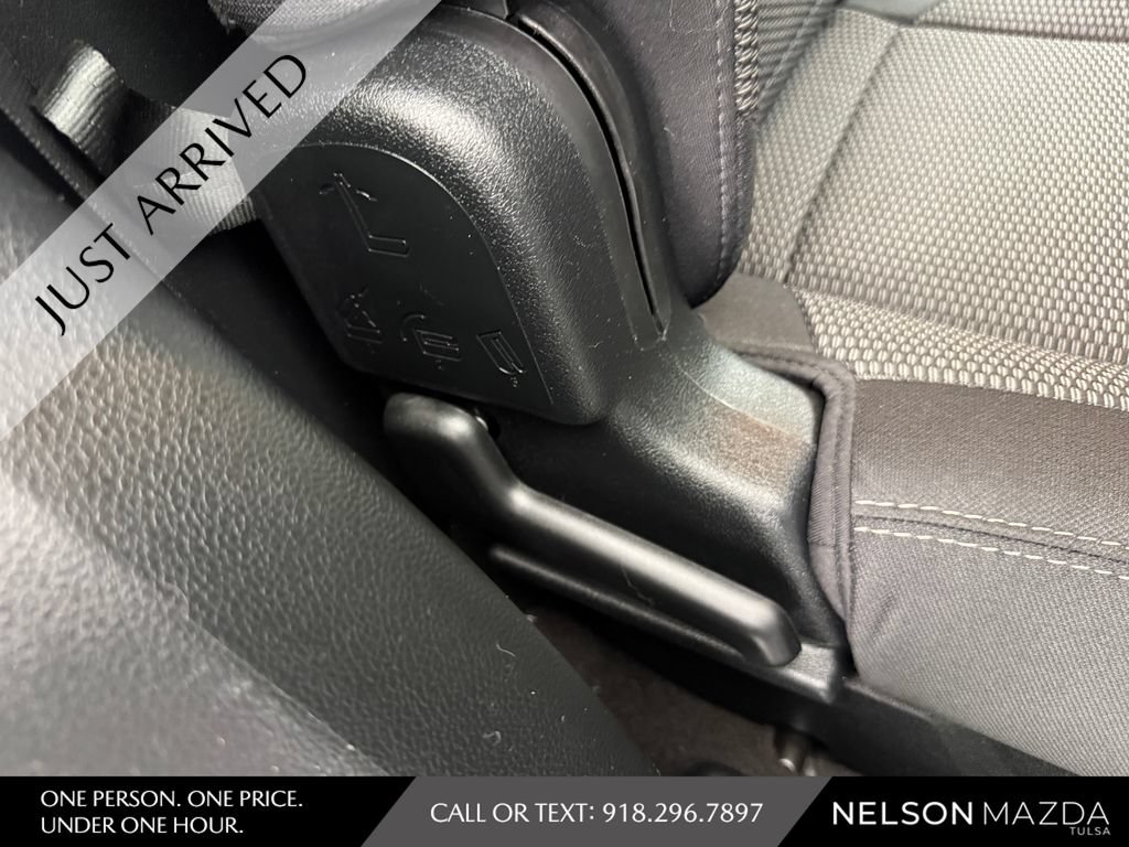 Used 2019 Ford Explorer XLT FWD image 38