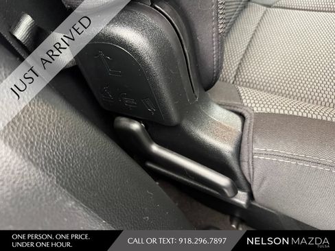 Used 2019 Ford Explorer XLT FWD image 38