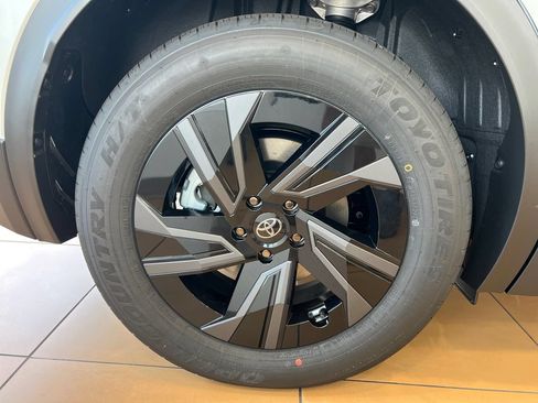 New 2026 Toyota C-HR AWD/4WD image 17