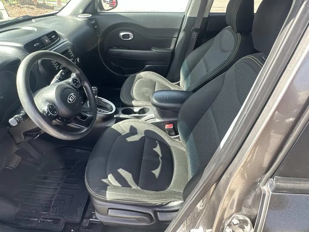 Used 2015 Kia Soul + FWD image 18