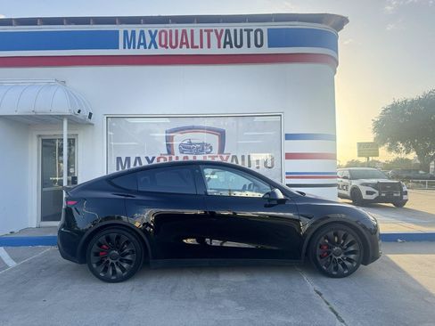 Used 2022 Tesla Model Y Performance AWD/4WD image 21
