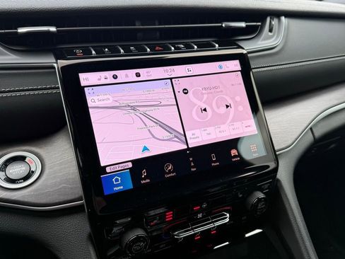 New 2025 Jeep Grand Cherokee Limited w/ Black Appearance Package image 3