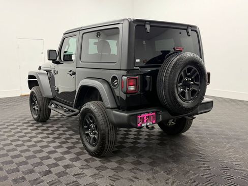 Used 2025 Jeep Wrangler Sport AWD/4WD image 3