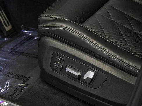 Used 2024 BMW X5 sDrive40i w/ M Sport Package RWD image 23