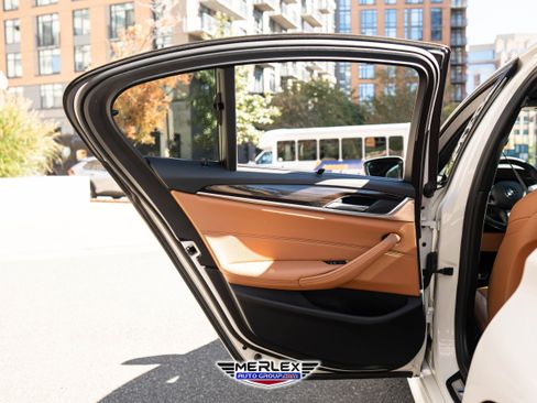Used 2019 BMW 540i w/ M Sport Package image 46