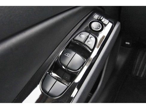 Used 2025 Nissan Altima 2.5 SL image 18