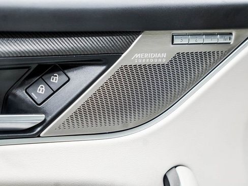 Used 2021 Jaguar F-PACE SVR image 47