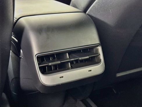 Used 2023 Tesla Model Y AWD image 35