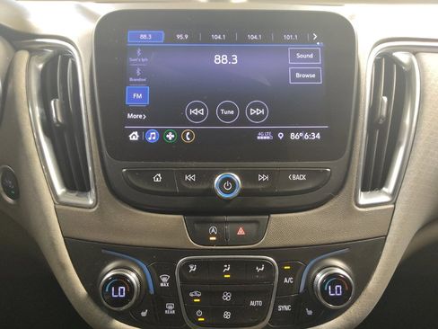 Used 2020 Chevrolet Malibu LT FWD image 25