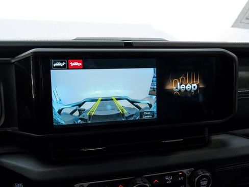 Used 2025 Jeep Gladiator Rubicon w/ Safety Group AWD/4WD image 64