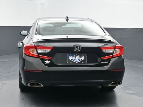 Used 2018 Honda Accord Sport image 6