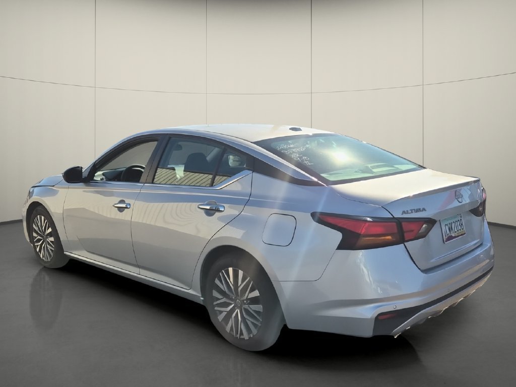 Used 2024 Nissan Altima 2.5 SV FWD image 5