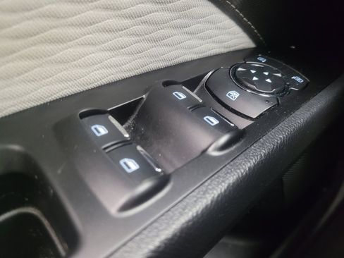 Used 2019 Ford Fusion SE w/ Equipment Group 151A FWD image 27
