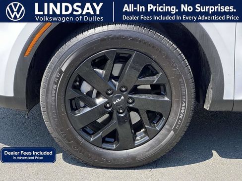Used 2023 Kia Sorento S w/ Panoramic Sunroof Package AWD/4WD image 8