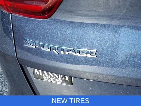 Used 2022 Kia Sportage LX w/ LX FWD Value Edition Package image 9