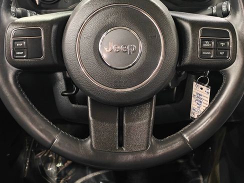 Used 2016 Jeep Patriot High Altitude AWD/4WD image 5