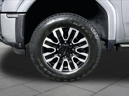 Certified 2024 GMC Sierra 2500 Denali Ultimate AWD/4WD image 11