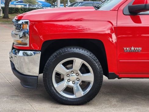 Used 2018 Chevrolet Silverado 1500 LT w/ Texas Edition image 16