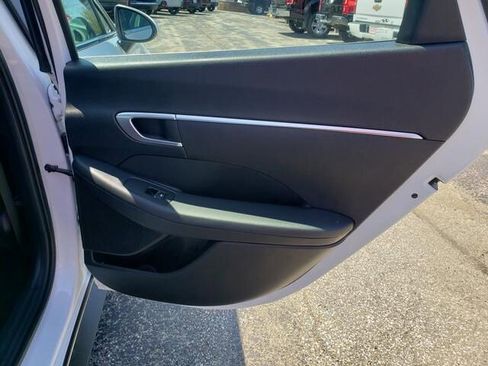Used 2022 Hyundai Sonata SE FWD image 15