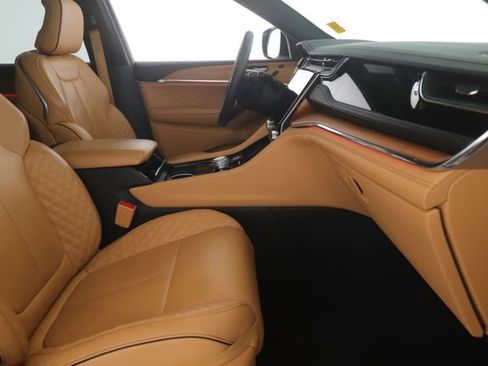 Used 2025 Jeep Grand Cherokee L Summit image 37