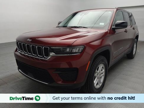 Used 2024 Jeep Grand Cherokee Laredo RWD image 1