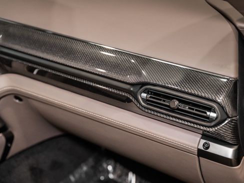 New 2026 Aston Martin Vanquish Convertible RWD image 38