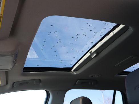 Certified 2023 GMC Acadia AT4 w/ Technology Package image 19