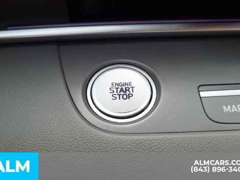 Used 2025 Hyundai Elantra SEL FWD image 14