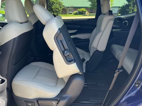 New 2026 Subaru Ascent Limited AWD/4WD image 6