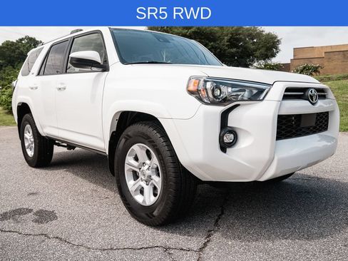 Certified 2022 Toyota 4Runner SR5 RWD image 9