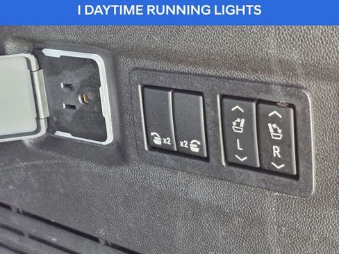 Used 2021 Chevrolet Tahoe Premier w/ Premium Package image 20