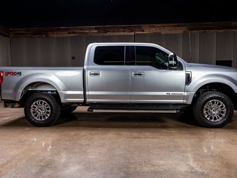 Used 2022 Ford F250 XLT w/ XLT Premium Package image 10