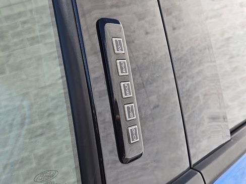Used 2019 Ford F150 Lariat AWD/4WD image 16