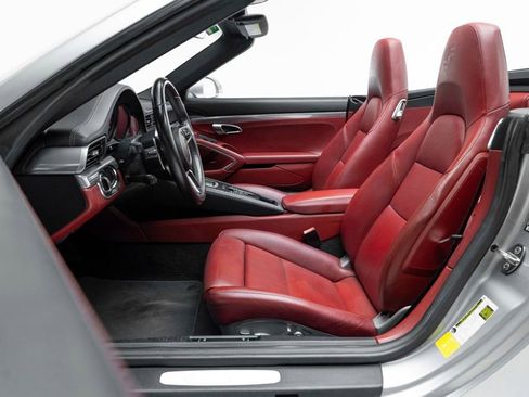 Used 2019 Porsche 911 Carrera image 17