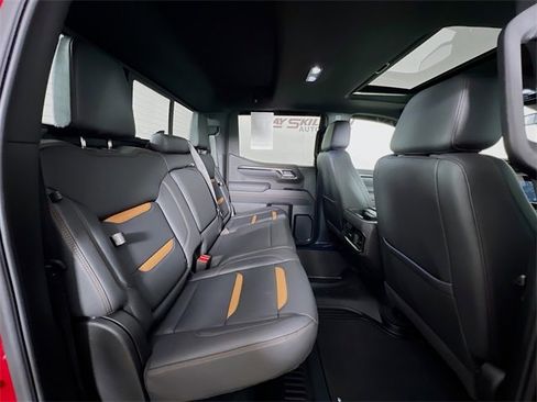 Used 2025 GMC Sierra 1500 AT4 w/ AT4 Premium Package image 44