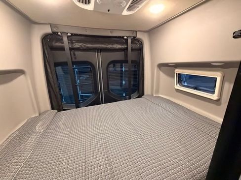 Used 2022 Mercedes-Benz Sprinter 2500 image 24