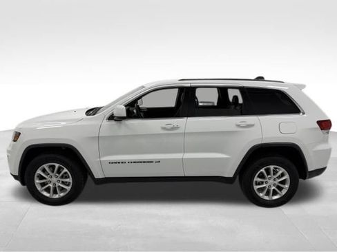 Used 2022 Jeep Grand Cherokee Laredo X AWD/4WD image 3