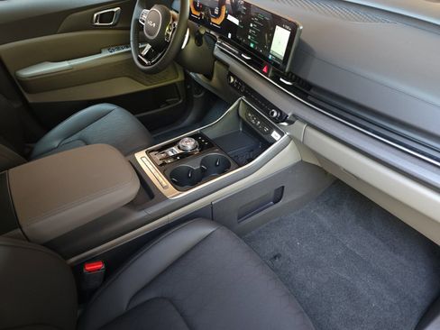 New 2026 Kia Carnival EX image 17